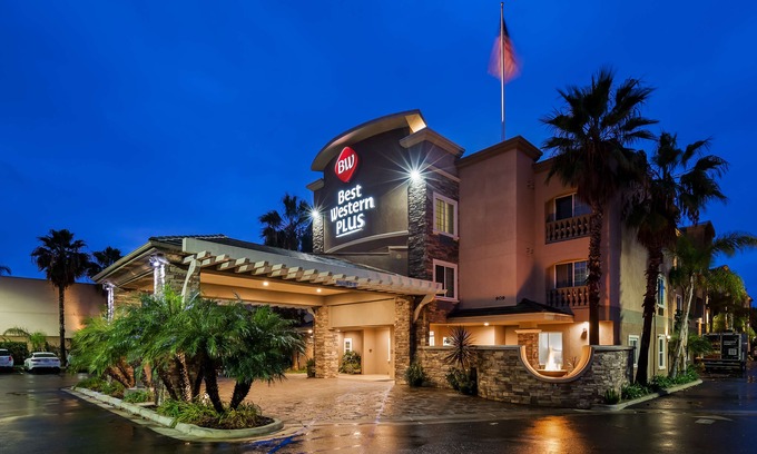 Townsite Hotel | Best Western Plus Oceanside Palms