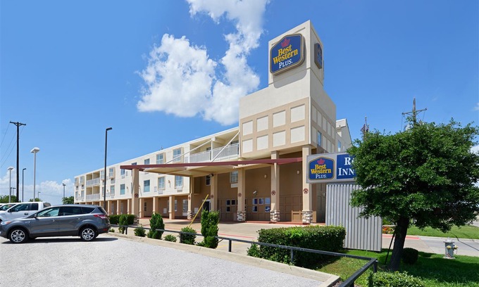 Rockwall Hotel | Best Western Plus Rockwall Inn & Suites