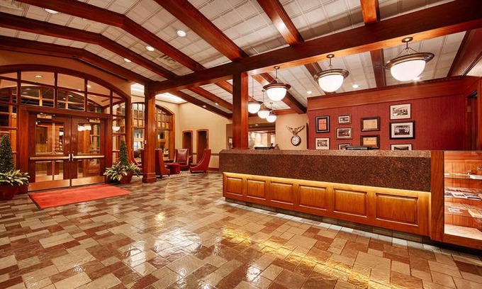 Downtown Minneapolis Hotel | Best Western Plus The Normandy Inn & Suites
