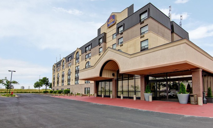 Black Creek Hotel | Best Western Plus Toronto North York Hotel & Suites