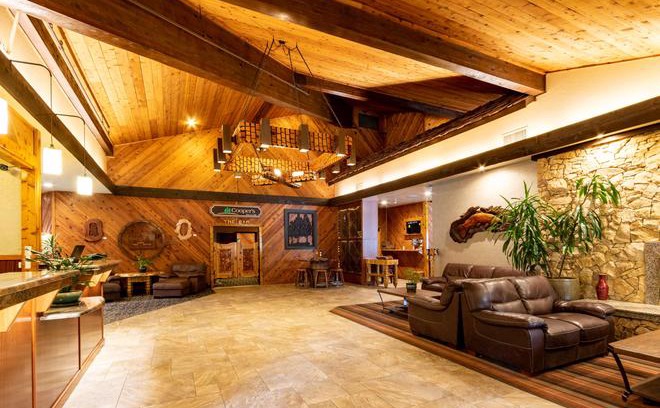 Mount Shasta Hotel | Best Western Plus Tree House