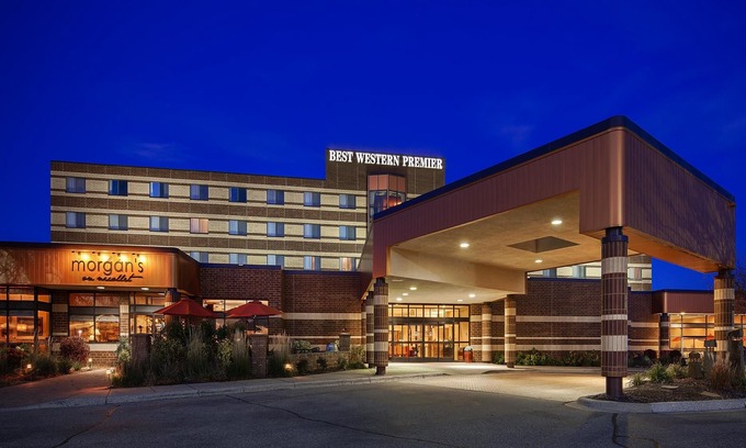 Burnsville Hotel | Best Western Premier Nicollet Inn