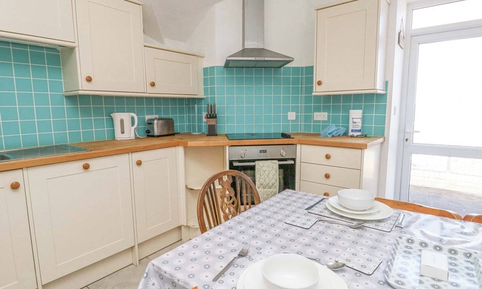 Trearddur Bay Cottage | Bethan Apartment