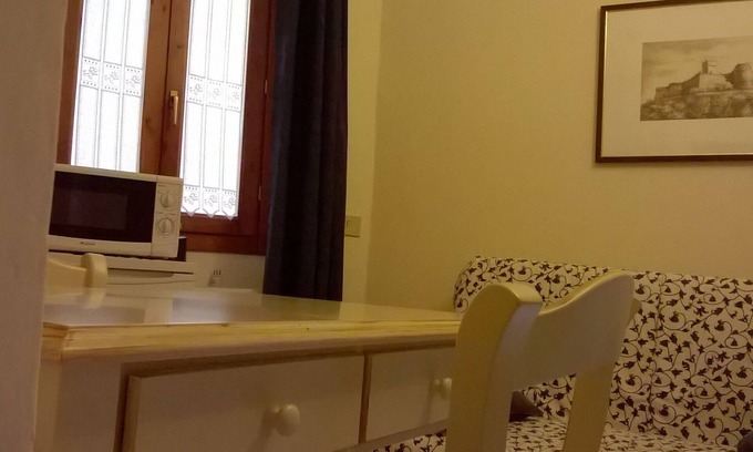 San Niccolo Apartment | BETWEEN ARNO AND PIAZZALE MICHELANGELO, 15 minutes on foot from Ponte Vecchio. Wifi