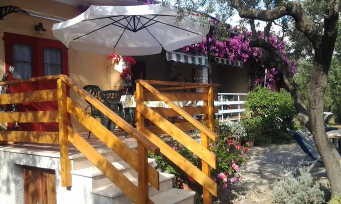 Lacona Apartment | BIANCO three-room apartment surrounded by the nature of the Tuscan countryside