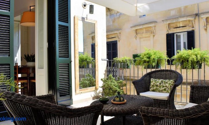 Lecce Historic Center Apartment | Biccari6 Terrace Apartment