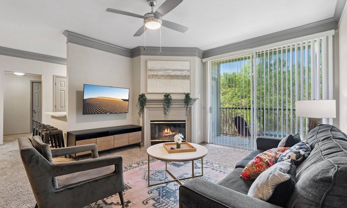 North Burnet Apartment | Big 2BD/2BA in The Domain 0049