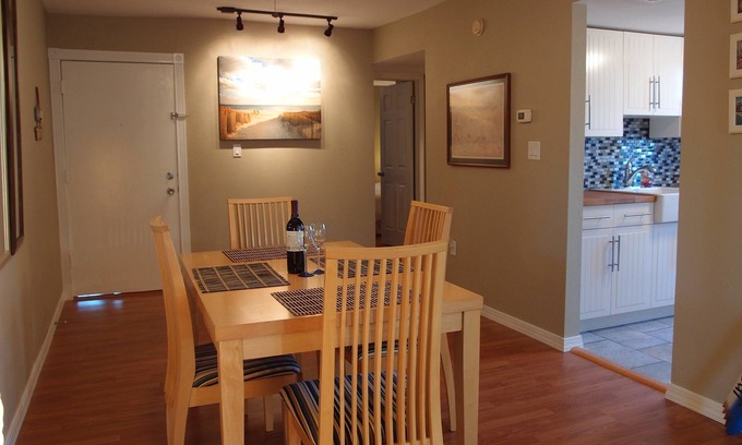Bayview Condo | Big Discount on great location!