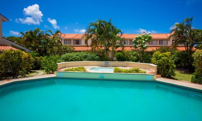 Rodney Bay House | BIG November Savings! Modern by beach.