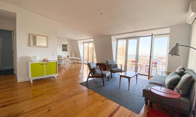 Alfama Apartment | Big terrace apartment-Graça