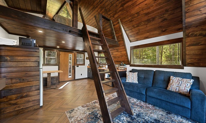 Mountain City House | Bigfoots Lair- private home with hot tub, sauna, views!