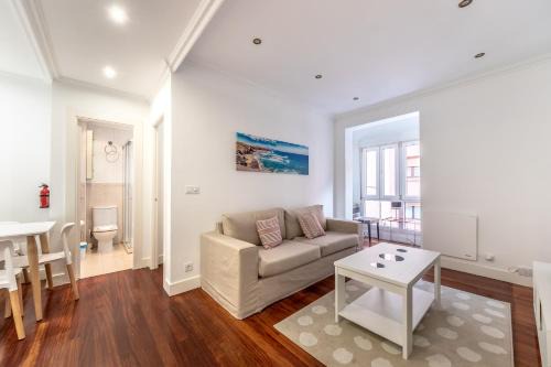 Santurtzi Apartment | Bilbao Port III by Aston Rentals