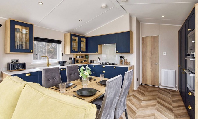 Great Houghton House | Billing Aquadrome 2 Bed Hot Tub Caravan MI12