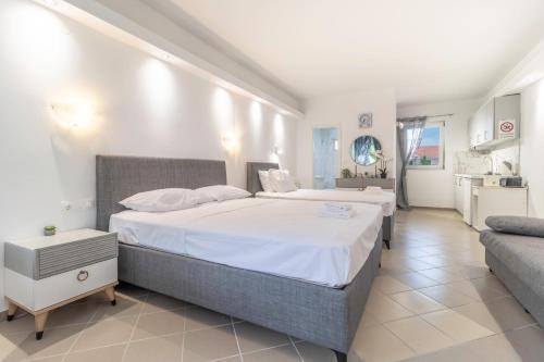 Kriopigi Apartment | Billy's Luxury Suites - 1 by Booking Kottas - Kriopigi