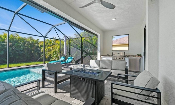 Pelican House | Biohackers Retreat - Heated Pool, Spa, Sauna, Gym