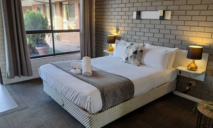 Tocumwal Hotel | Birch Motel Tocumwal