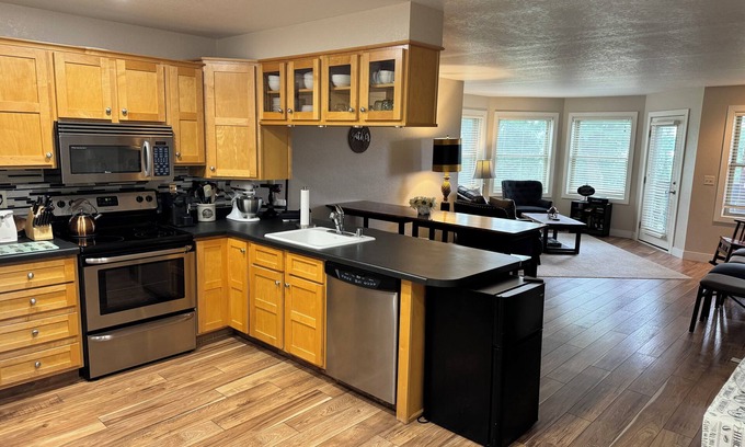 Birchwood Condo | Birchwood Retreat on Tagalong Golf Course with pool and hot tub