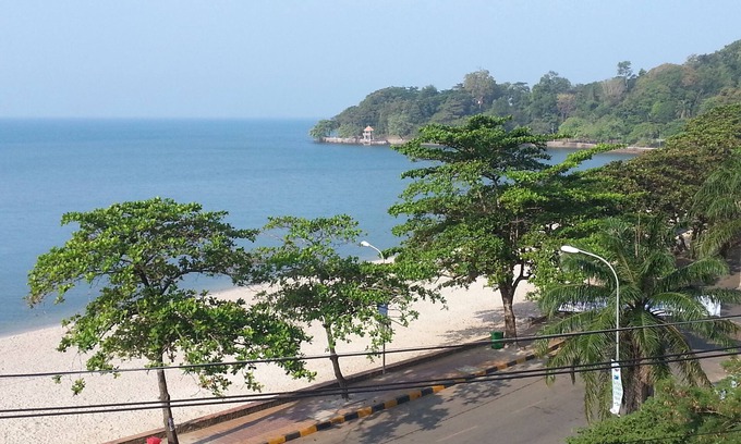 Krong Kaeb Hotel | Bird of Paradise Bungalows