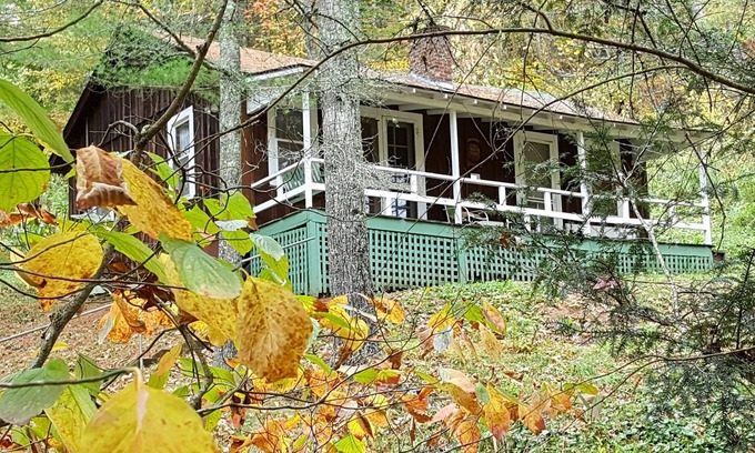 Crumpler Cabin | Birds Nest Cabin at historic Healing Springs
