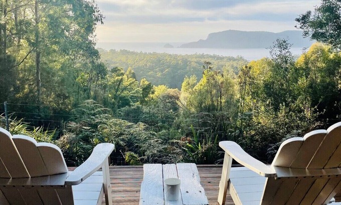 South Bruny Cottage | Birdsong - a cosy cabin with a view