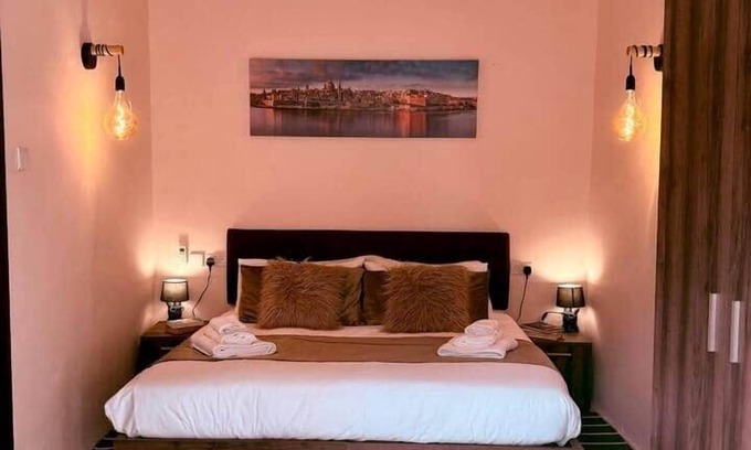 Birgu House | Birgu Square Charm-King Bed 180c