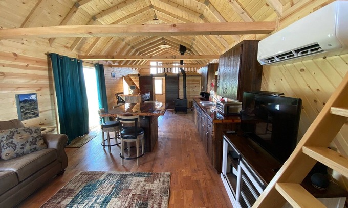 Poweshiek County Cabin | BISON Ranch~Cabin~Heat~A/C~Huge Views~ Bison within walking distance