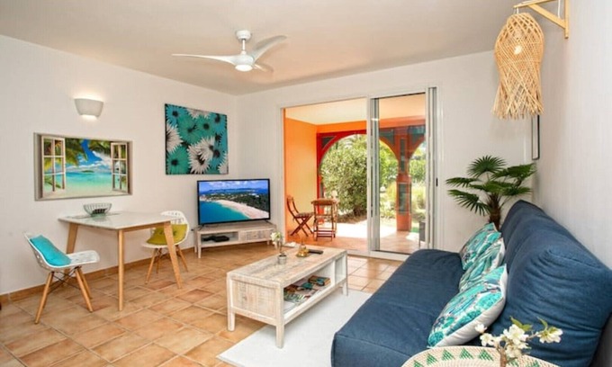 Orient Bay Apartment | Blue Bay apartment, close to shops and Orient Bay beach