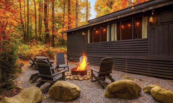 Rocky Grove Cabin | Black Bear Getaway Fire Pit & Hot Tub
