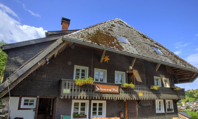 Todtnauberg Ski Chalet | Black Forest Chalet with sauna & fireplace 300sqm, 24 persons, ski slope/edge of forest