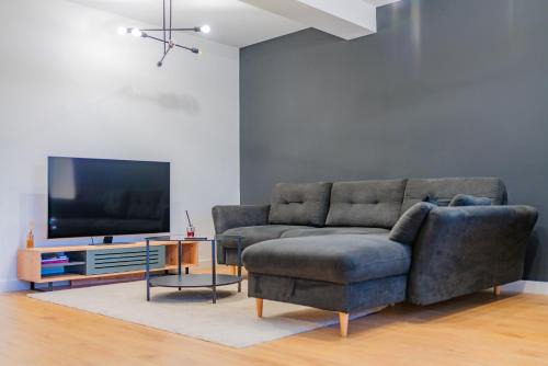 Pipera Apartment | BLACK Home Pipera - Parking and Self Check-in