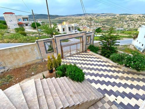 Jerash Apartment | Black Ires