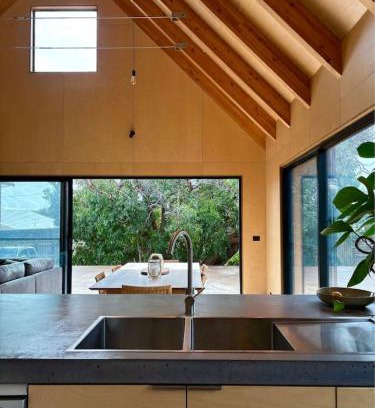 Port Campbell House | Black Pearl - NEW Minimal Style Scandi Beach House