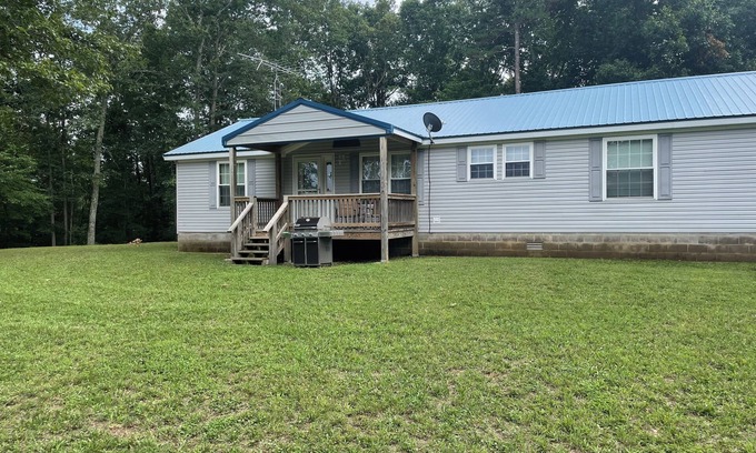 Redford House | Black River Retreat 5 Minutes from Jeff’s Canoe Rental/K Bridge