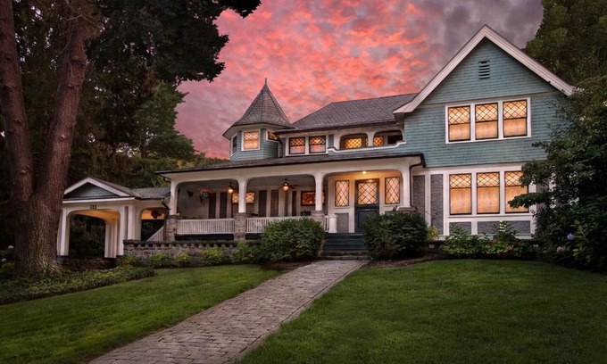 Historic Montford Bed & Breakfast | Black Walnut B&B Inn