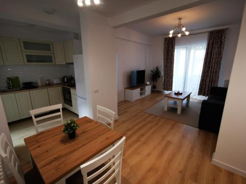 Bucharest City-Centre Apartment | Black&White
