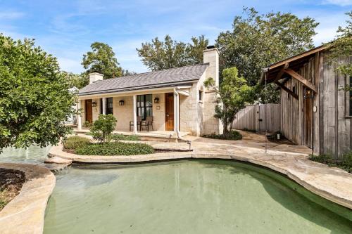 Fredericksburg Hotel | Blacksmith Quarters