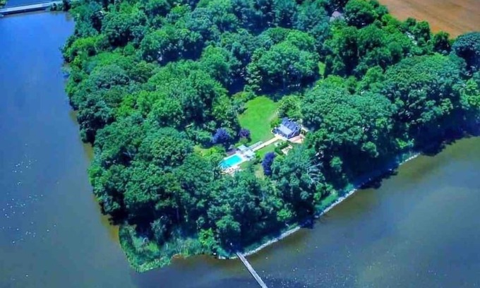 Centreville Villa | Blake House Historic Estate with Private Inn