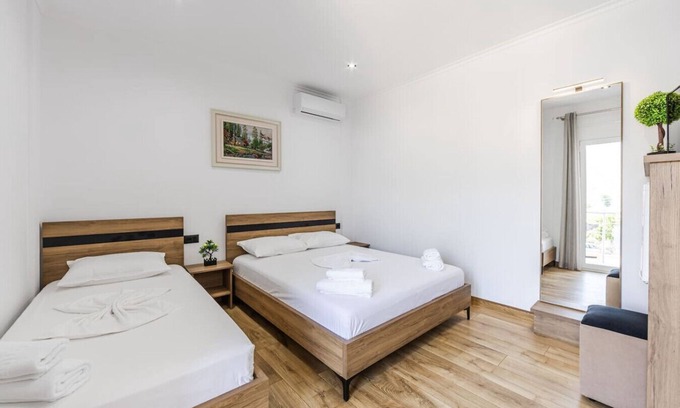 Gjirokaster Apartment | Bliss Triple Room by PikHost