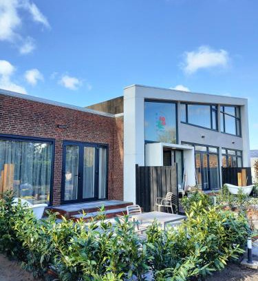 Arnoud Apartment | Blom studio's