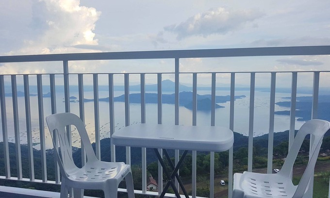 Tagaytay Hotel | Blowing In The Wind Tagaytay