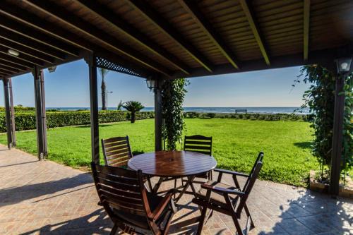 Larnaca House | Blue Bay Beach House