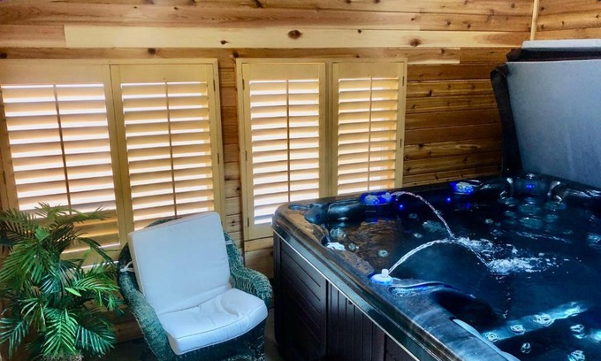 Southeast Apartment | Blue Bear Den 3BR 2BA DTC Private Apt Hot Tub