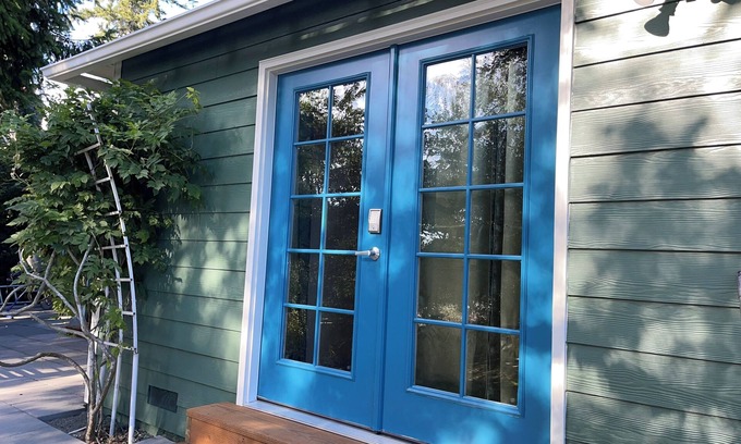Picnic Point-North Lynnwood Apartment | Blue Door at Lake Serene