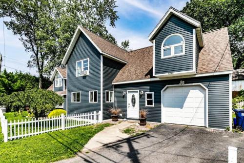 Verona Beach House | Blue Heron Family Home by Sylvan Beach Sleeps 12