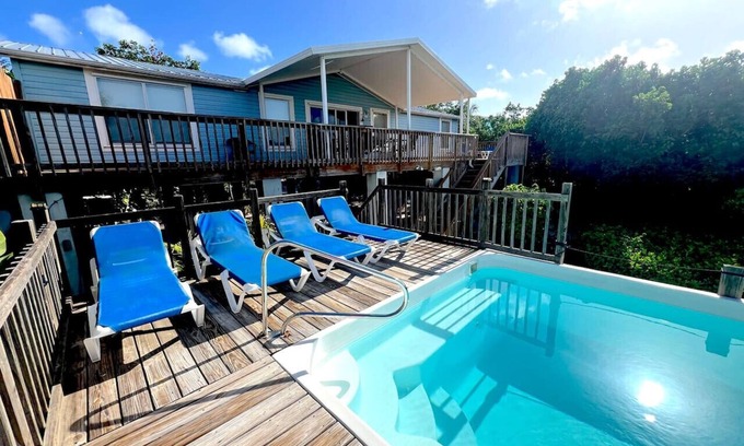 Cudjoe Key House | Blue Home - Receive 400 dollars ntowards a BOAT RENTAL!