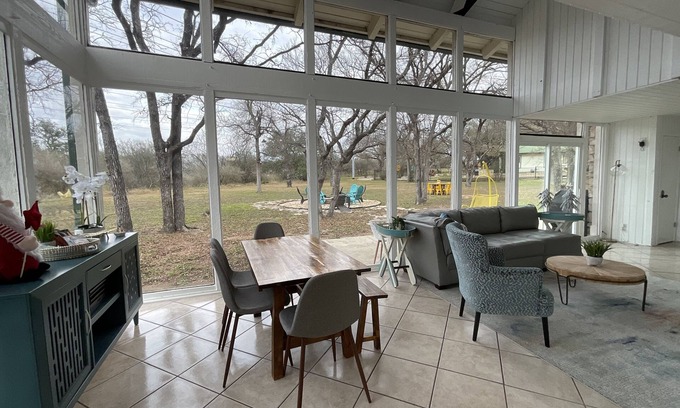 Horseshoe Bay House | Blue House! 5min to Lake LBJ and HSB Resort