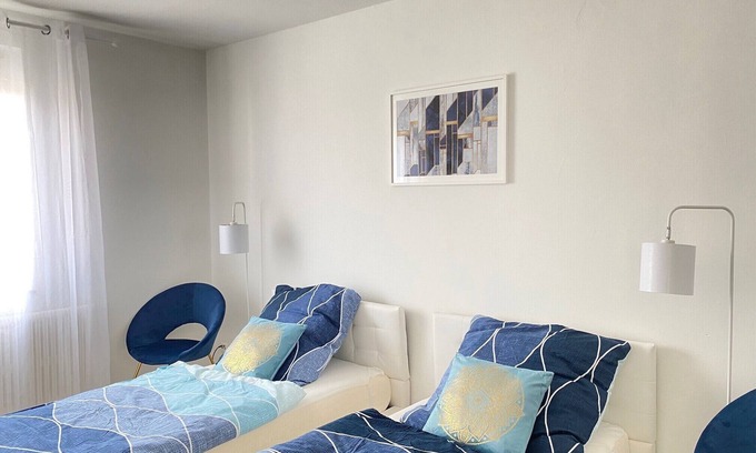 Duissern Apartment | Blue Island next to Duisburg Hbf