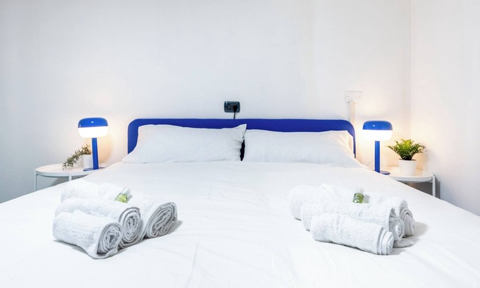 Acquabella Apartment | Blue loft in the heart of Milan, only three Metro stops from Duomo!