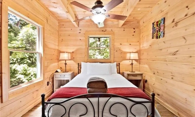 Marshall Cabin | Blue Ridge Bear Cabin