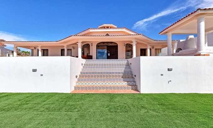 Las Conchas House | Blue Water Beach House 5BR Beachfront